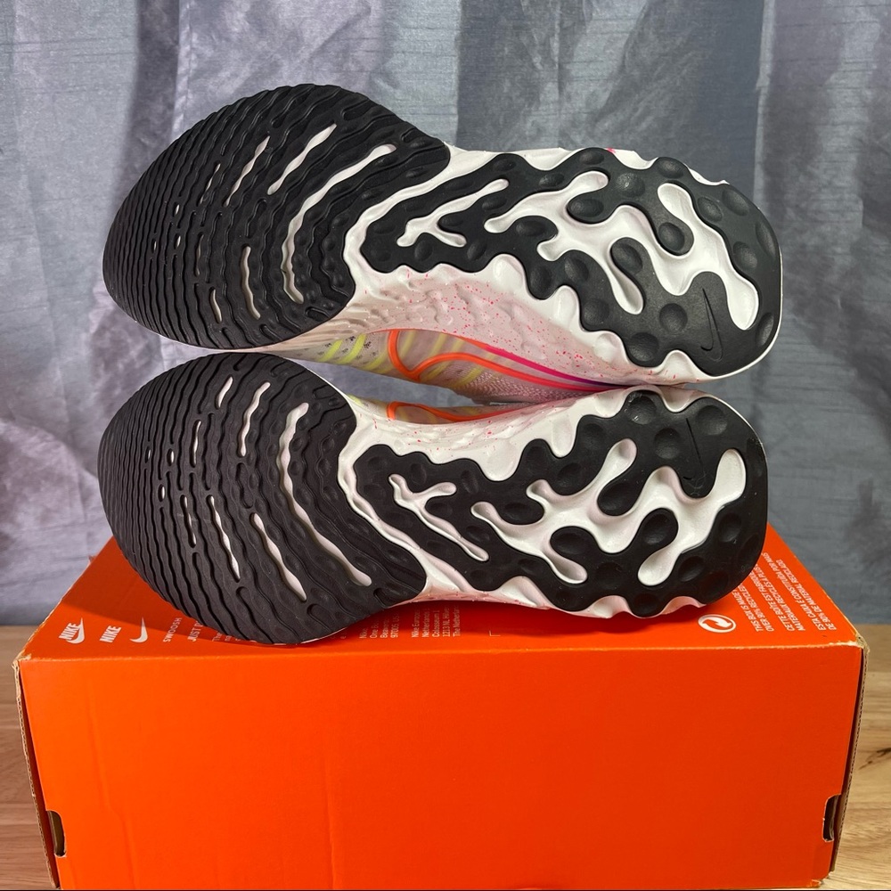 NEW Nike React Infinity Run Flyknit 2 White Neon Running Shoes Women's 5.5 - Picture 3 of 7